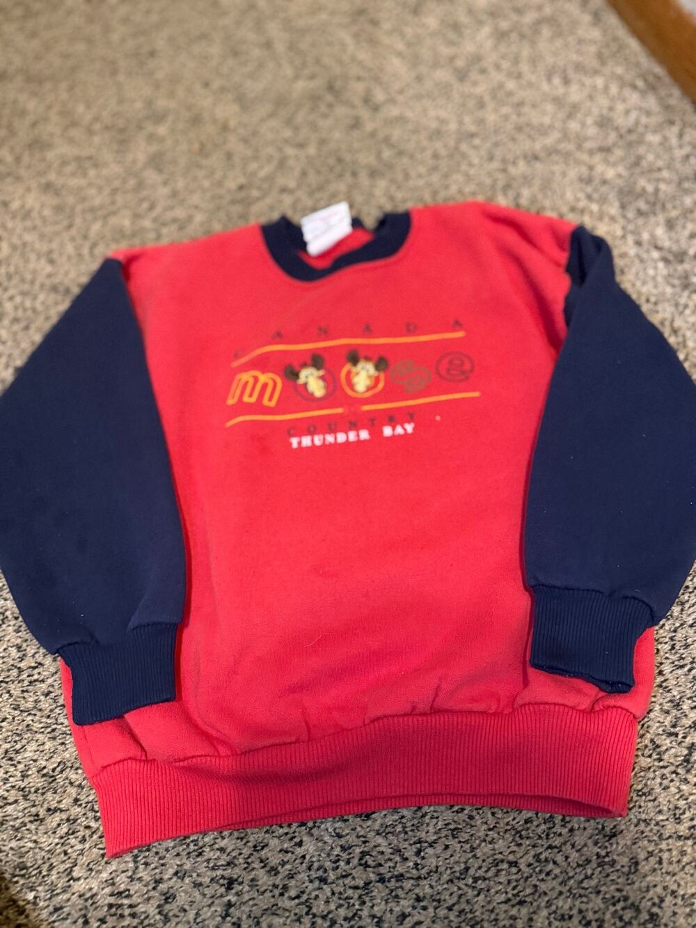Vintage Canada Moose Country Thunder Bay Red Navy Crewneck Sweatshirt